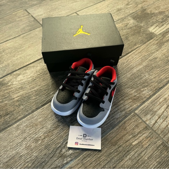 Brand New Air Jordan 1 Low Alt Easy-on Toddler/Baby sneakers - Picture 2 of 11